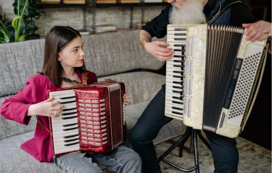 Diferencias y Semejanzas: Acordeón y Piano de Fuelle